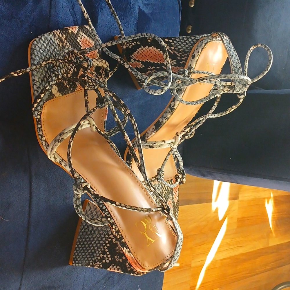 PYTHON RECTANGLE BLOCK HEELS